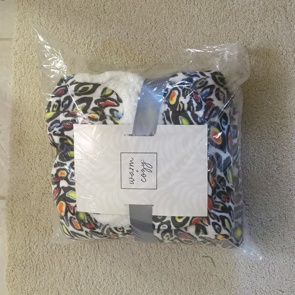 Warm and Cozy Blanket with Slippers